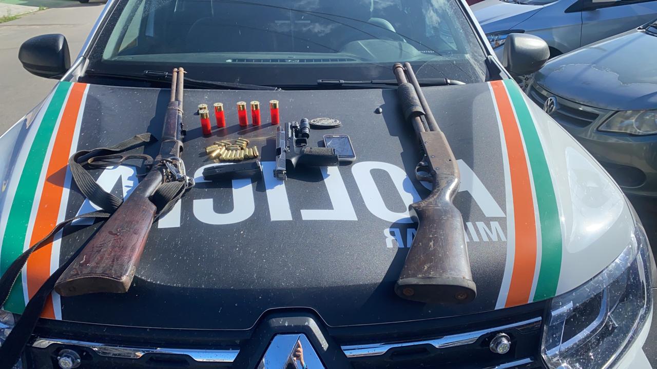 PMCE apreende rifle espingarda e pistola em ocorrência que resulta na