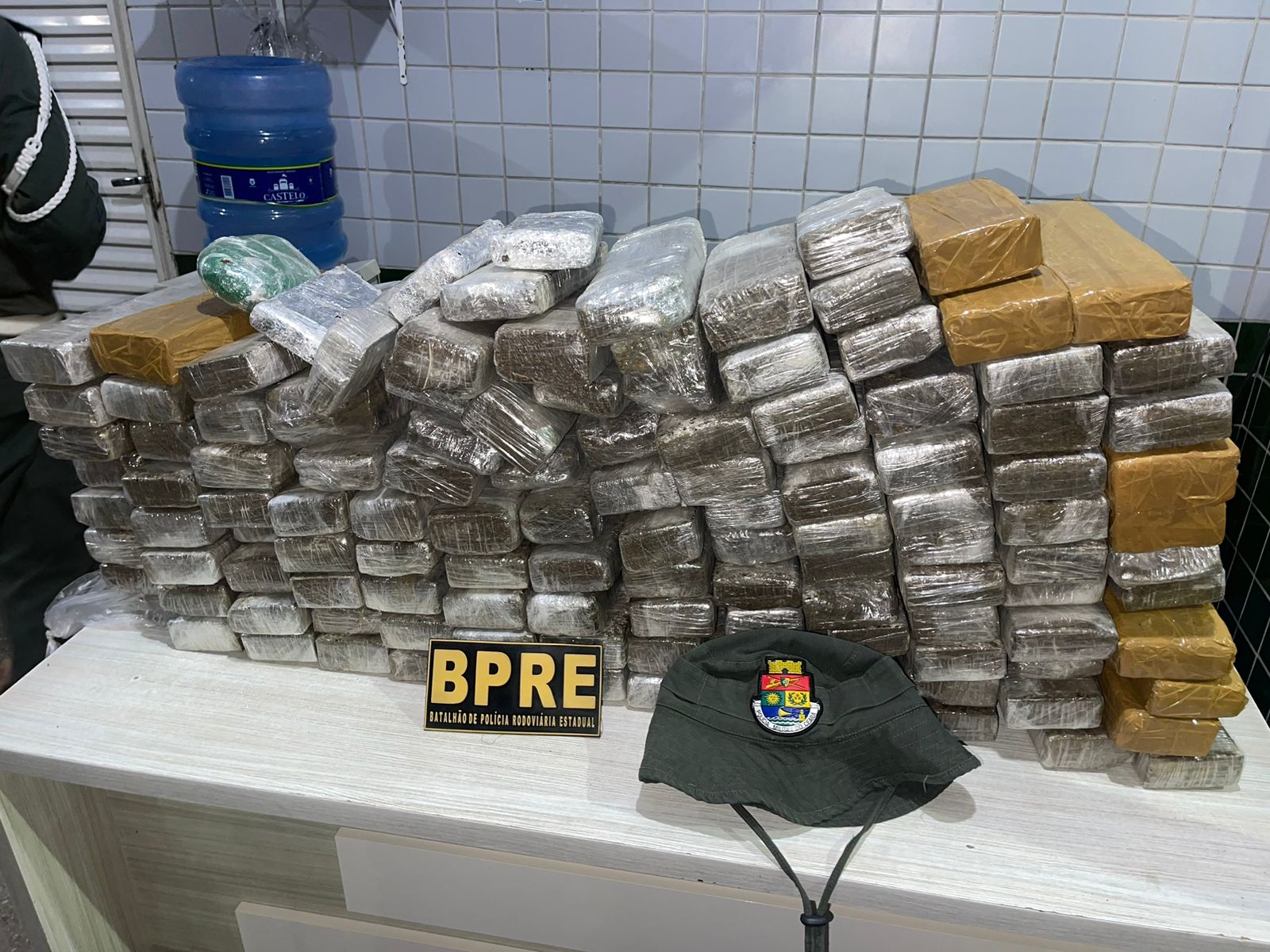 Bpre Da Pmce Captura Dupla Transportando Kg De Maconha Em Abordagem