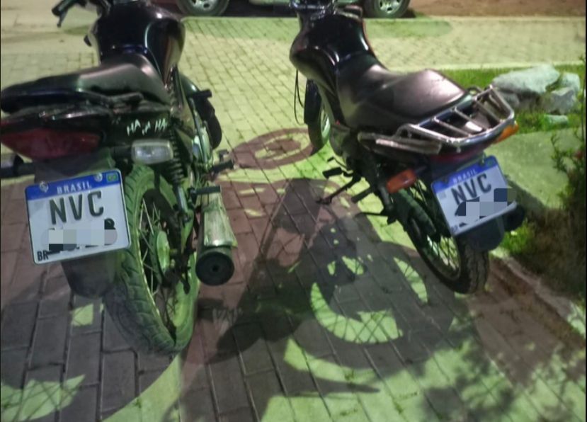 Suspeitos são presos pela PMCE em motocicleta placa clonada em