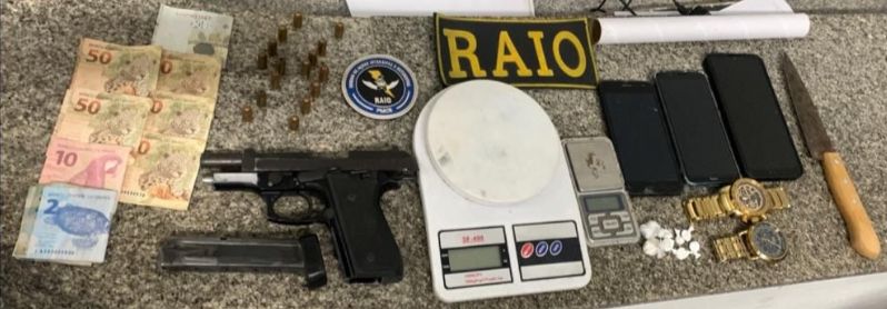 PMCE efetua prisão por porte ilegal de arma de fogo e tráfico de drogas